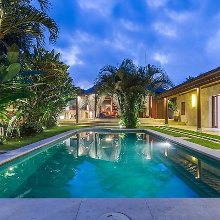 Villa Pilou Boutique Hotel Tanah Lot Exterior foto