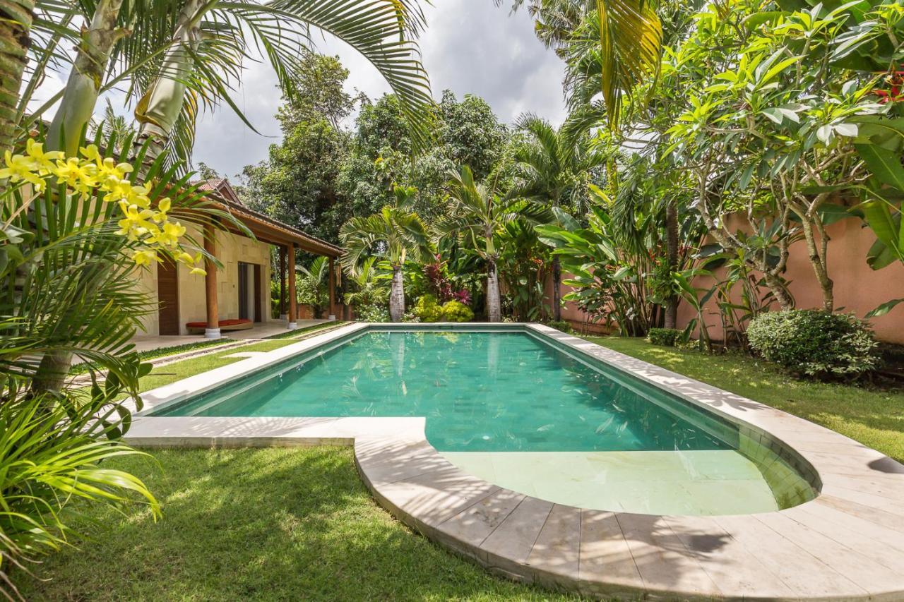 Villa Pilou Boutique Hotel Tanah Lot Exterior foto